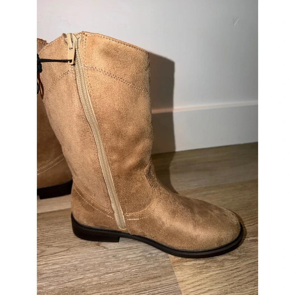 Girl boots size 2